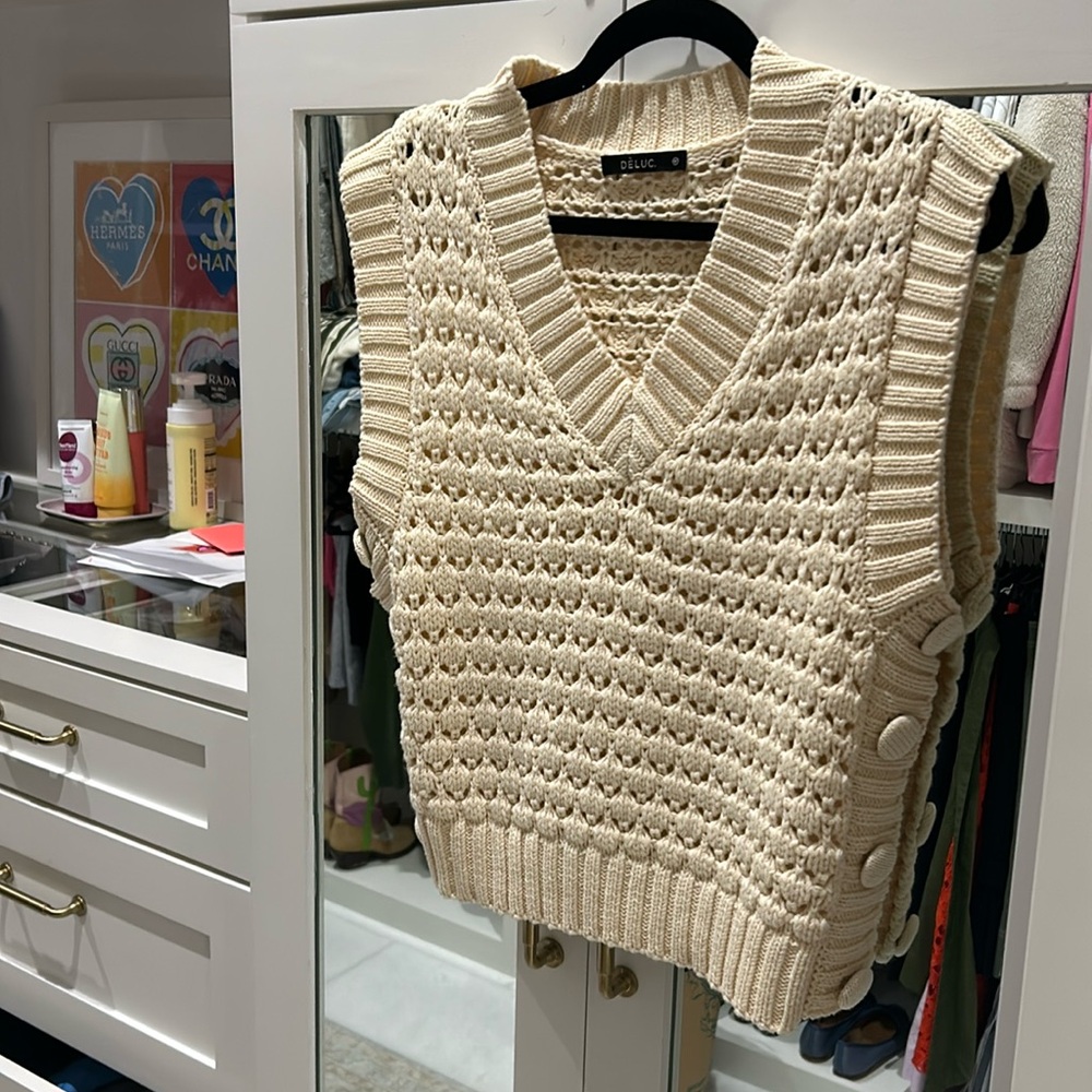 Knit v-neck tank